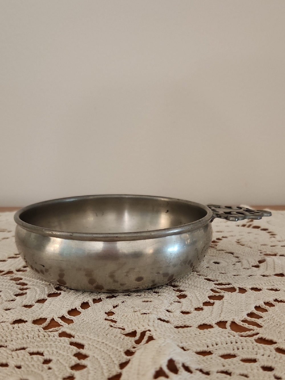 Vintage Woodbury Pewterers Porringer
